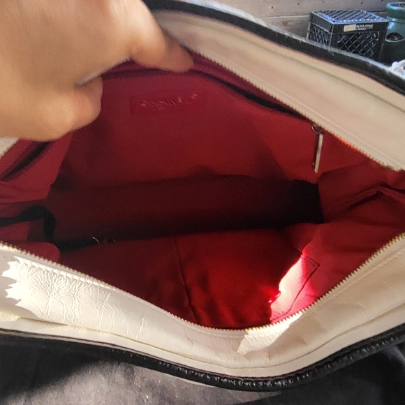 Chanel gabrielle hobo crossbody - Picture 6 of 10